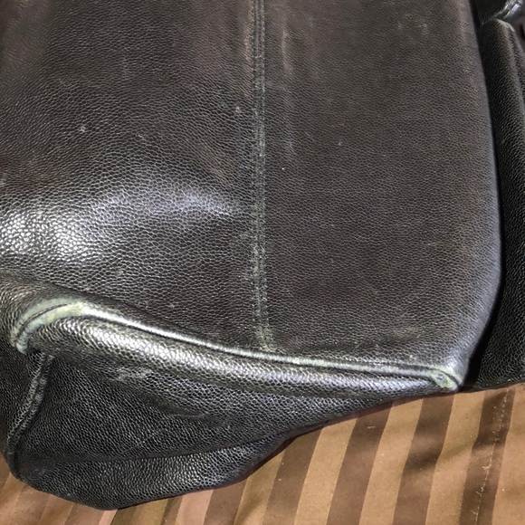 Additional pics of Chanel bag - Picture 1 of 2